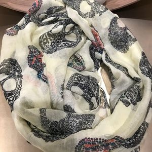 Skull scarf